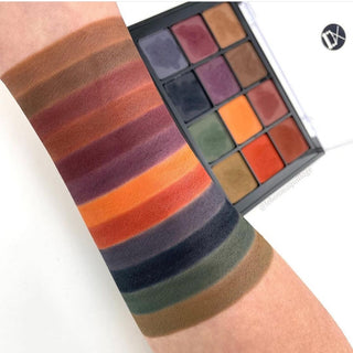 Viseart Professional Make Up - Dark Mattes - Slim Pro - Professional Eyeshadow Palette - VPE04